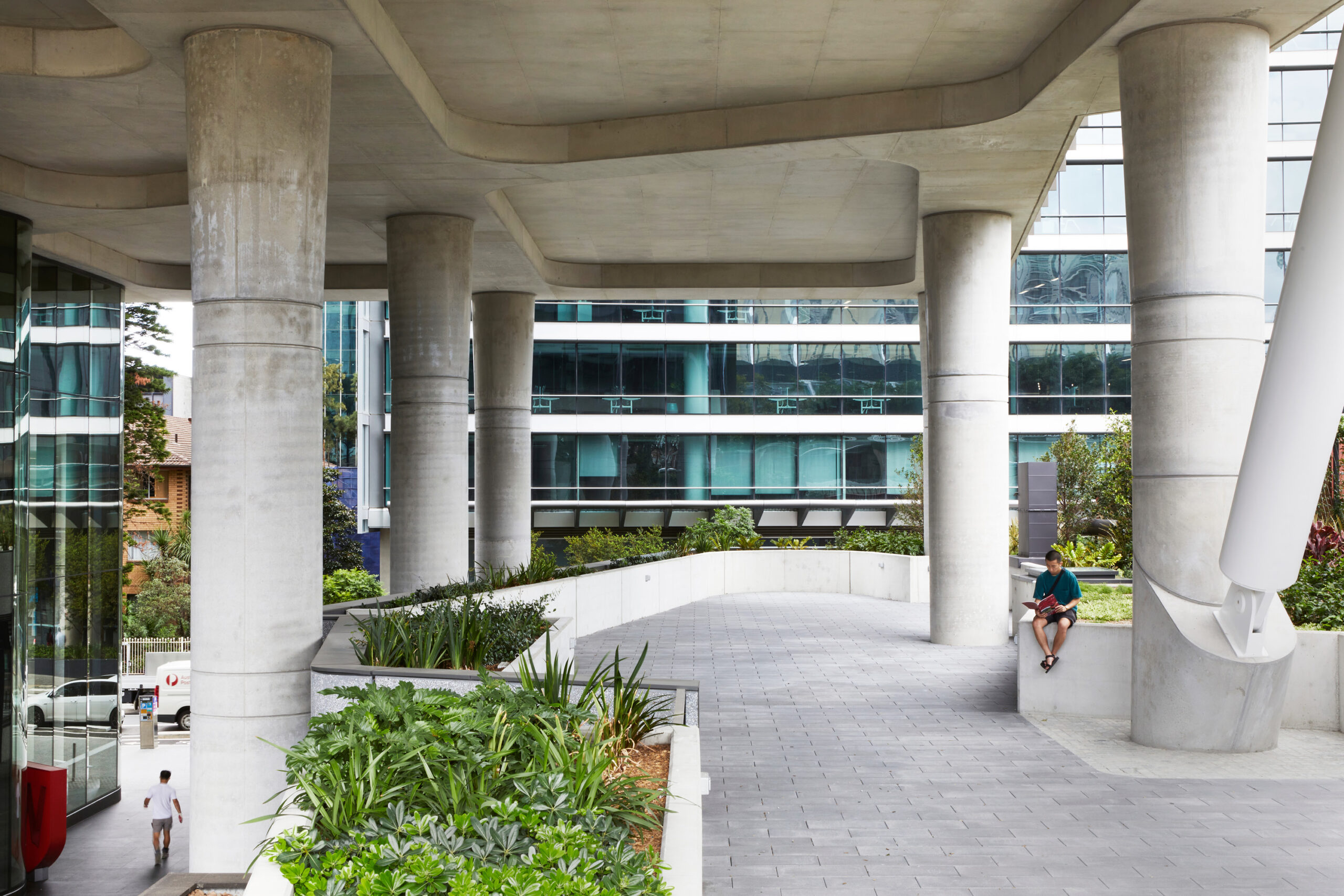 Photograph of the elevated retail roof terrace at 6 Hassall Street