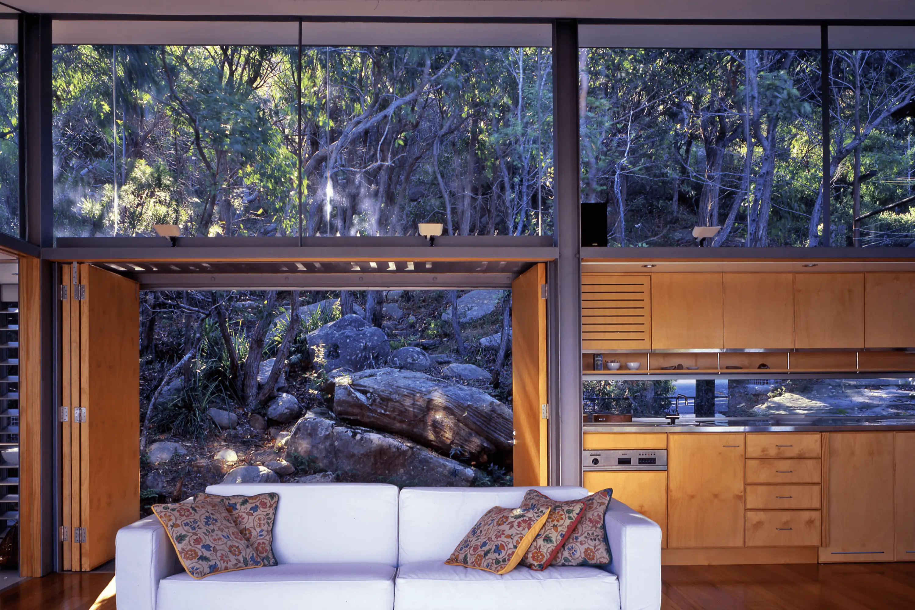Photograph of the award-wining Kronenberg House designed by Tzannes
