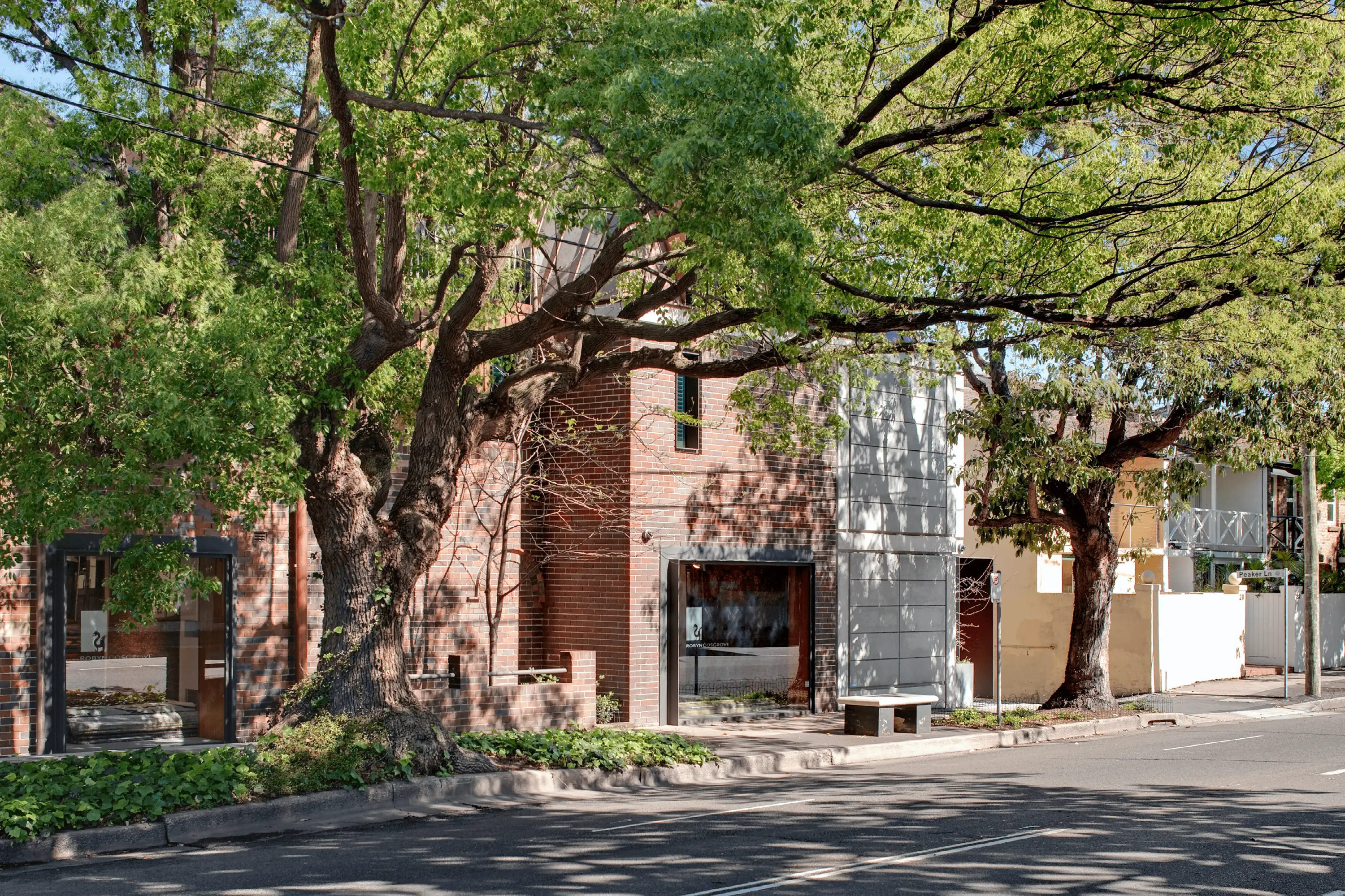 Street view photograph of the award-wining Queen Street Residence designed by Tzannes