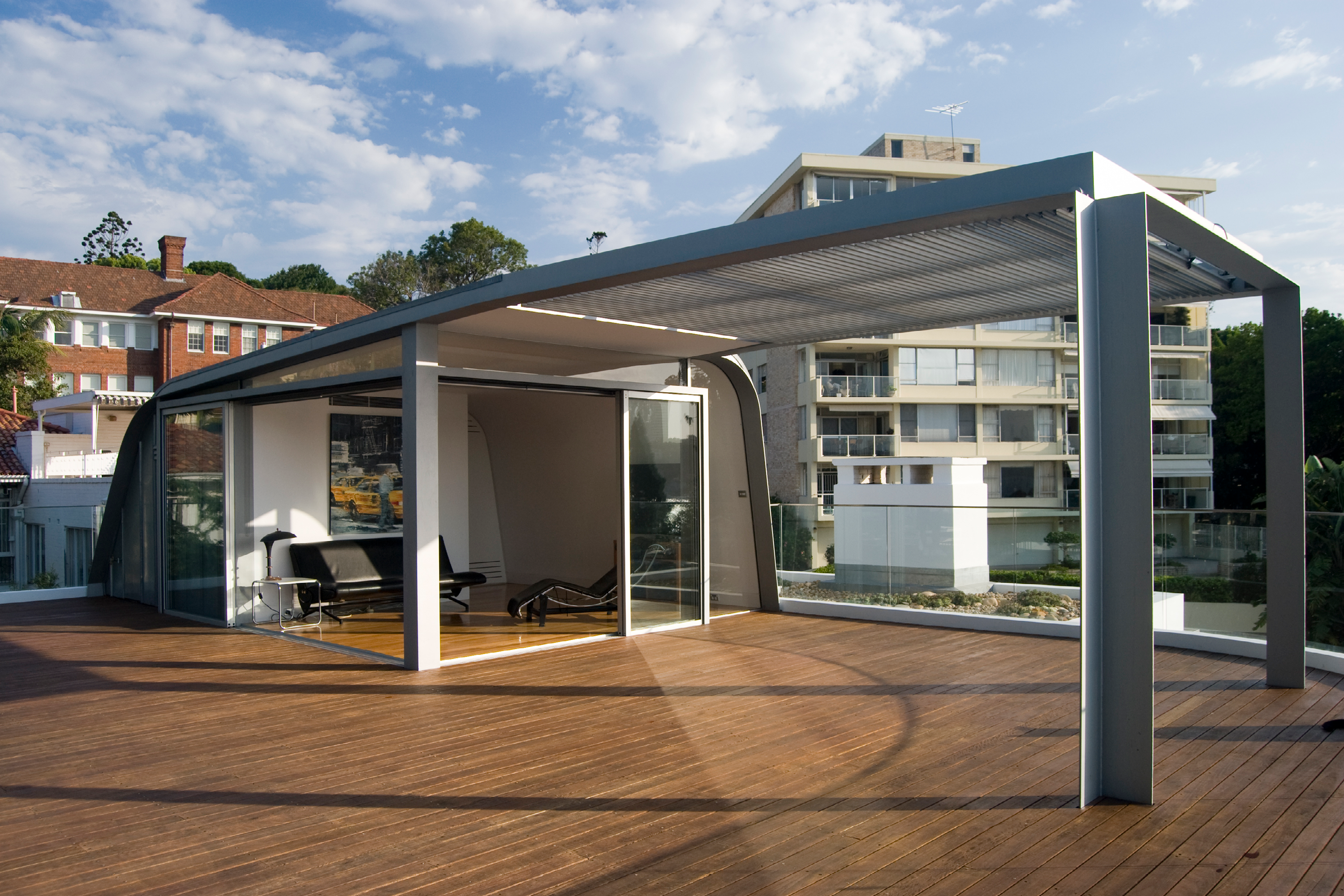 Photograph of the award-wining Roof Pavilion Point Piper designed by Tzannes