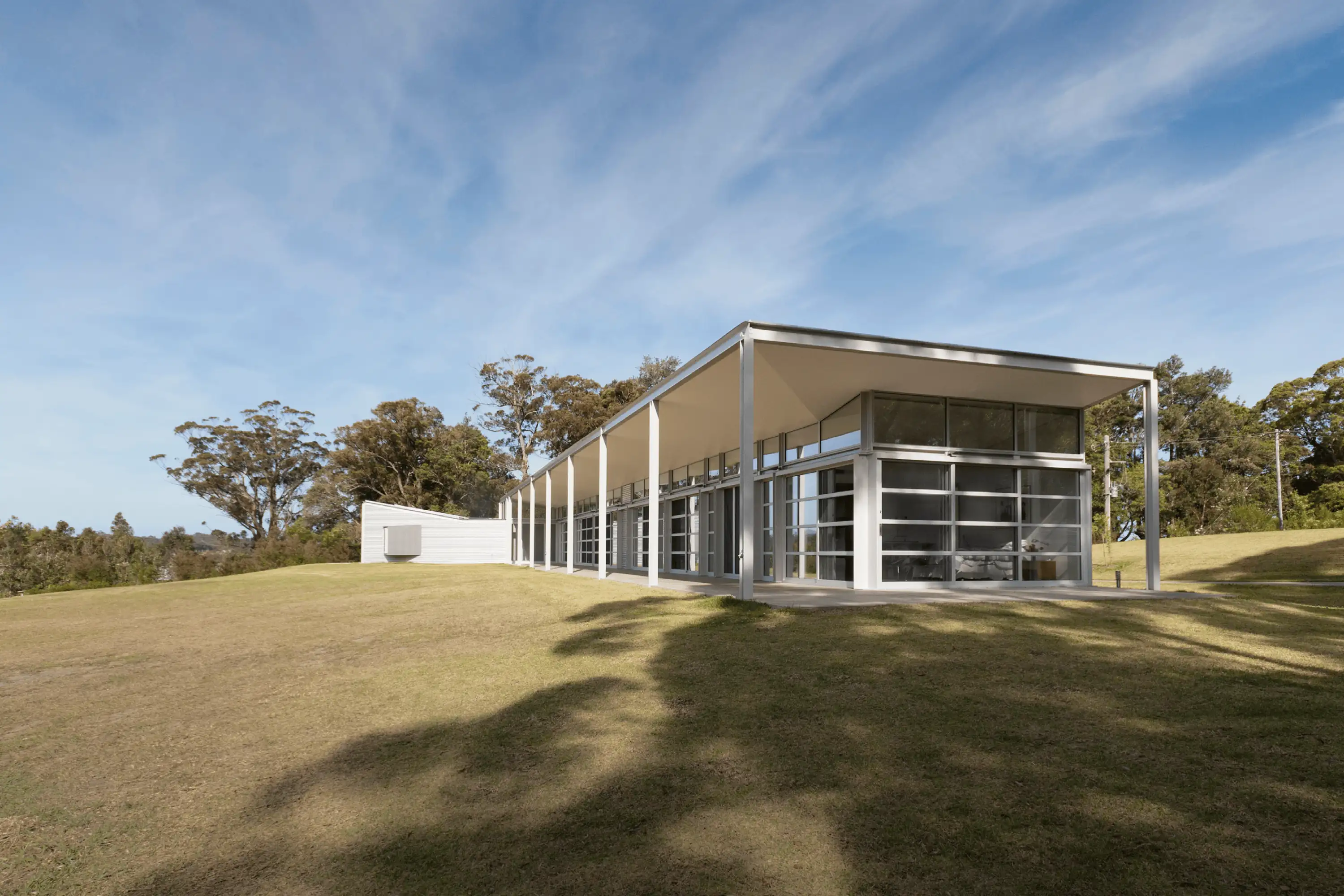 Photograph of exteriors of the award-wining Yatte Yattah Residence designed by Tzannes